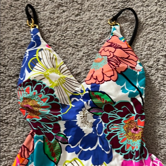 NWOT Trina Turk Flora One Piece Swimsuit 6 - Picture 5 of 9